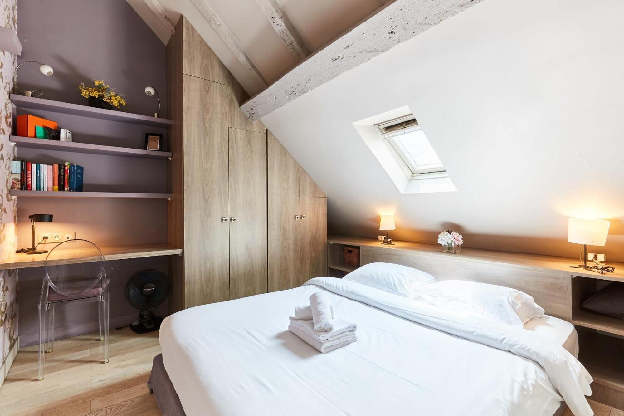 Place Des Vosges - 1Br With Balcony - Cityapartmentstay Paris Exterior photo