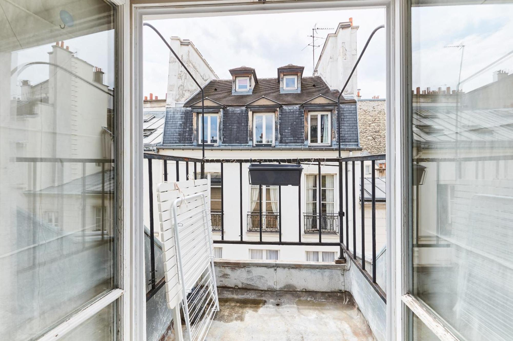Place Des Vosges - 1Br With Balcony - Cityapartmentstay Paris Exterior photo
